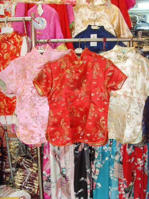 Click here to view `Chinese costumes'.